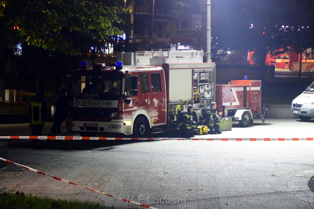 Einsatz BF Messerstecherei Koeln Neustadt Nord Eberplatz Platzmitte P149.JPG - Miklos Laubert